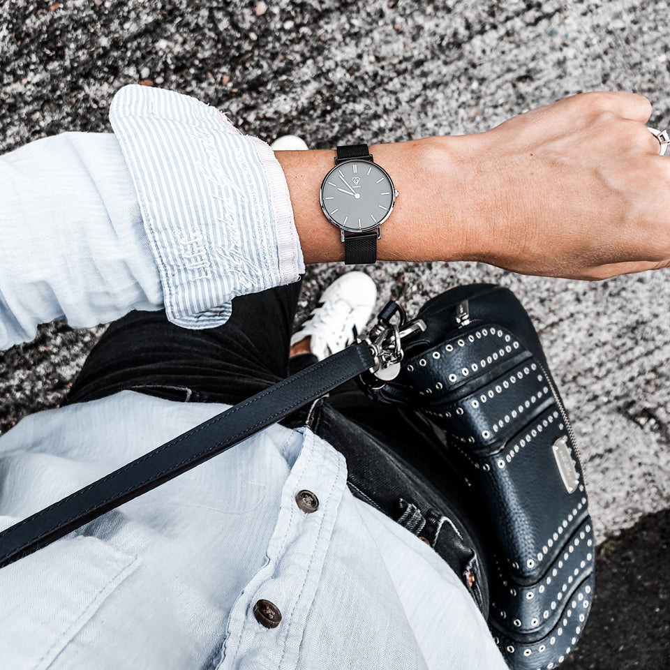 Dorsya | Cronus black mesh minimalistic watch