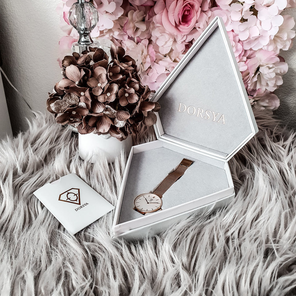 Dorsya | Watch box | Nortia rose gold mesh minimalistic watch